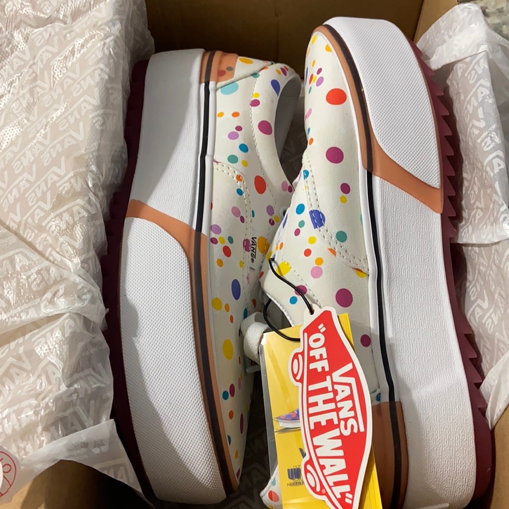 Brand new Vans Color changing era stacked